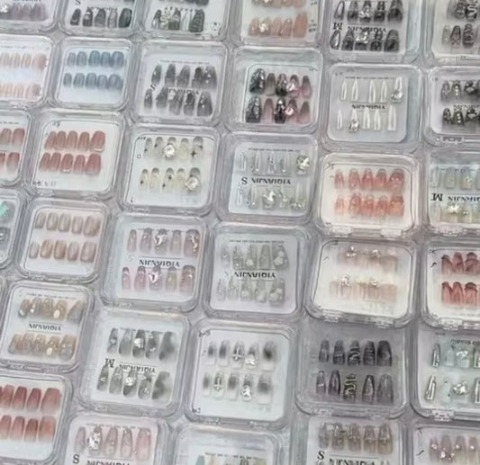 1/2 DOZEN MIXED PRESS-ON NAILS – MIXED SIZES | CECI COSMETICS 🎀