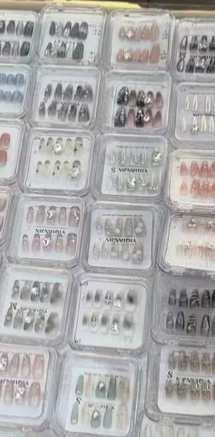 1 DOZEN MIXED PRESS-ON NAILS – MIXED SIZES | CECI COSMETICS 🎀 💅🎀